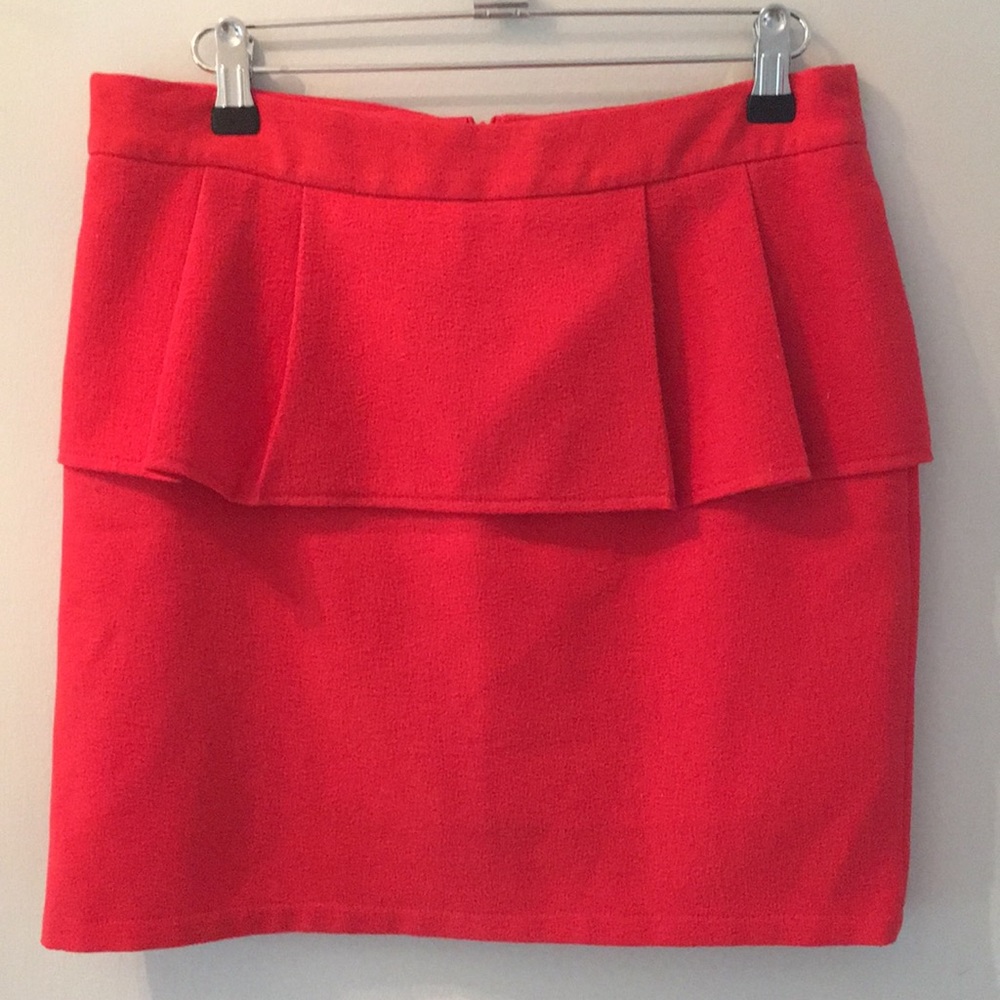 Coral withlele skirt ruffle overlay pencil skirt.